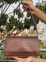 Elegant Brown Crocodile Textured Women’s Shoulder Bag