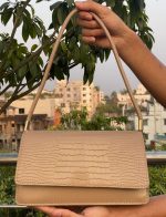 Elegant Brown Crocodile Textured Women’s Shoulder Bag - Image 5