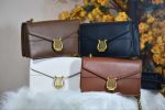 Elegant Envelope Flap Women’s Chain Shoulder Bag with Gold-Tone Clasp