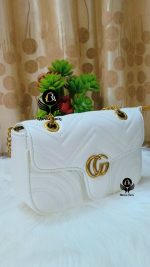 Quilted Chain Shoulder Bag with Gold-Tone Hardware - Image 2