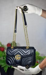 Quilted Chain Shoulder Bag with Gold-Tone Hardware - Image 6