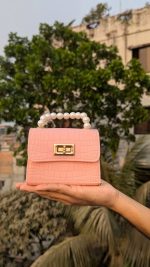 Elegant Pearl Handle Crocodile Pattern Handbag for Women - Image 4